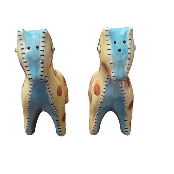 Vintage patchwork stitch giraffe salt and pepper shakers - Picture 2 of 6